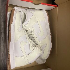Women’s high top Nike Dunk